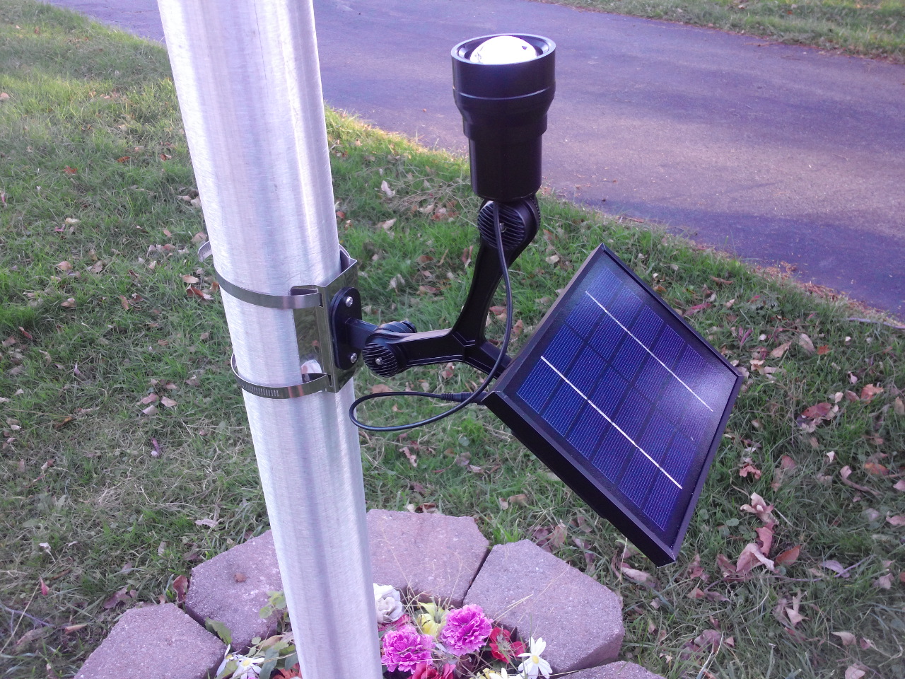 PolePal Solar Flagpole Lighting System Product Details